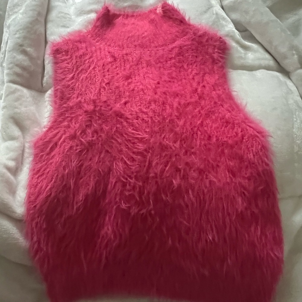 Jessica Simpson sleeveless Sweater